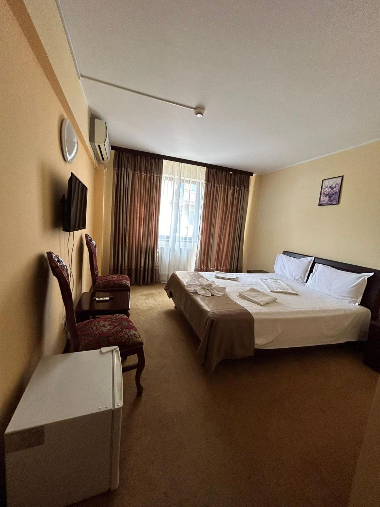 Orient Mamaia Nord Hotell Năvodari Exteriör bild