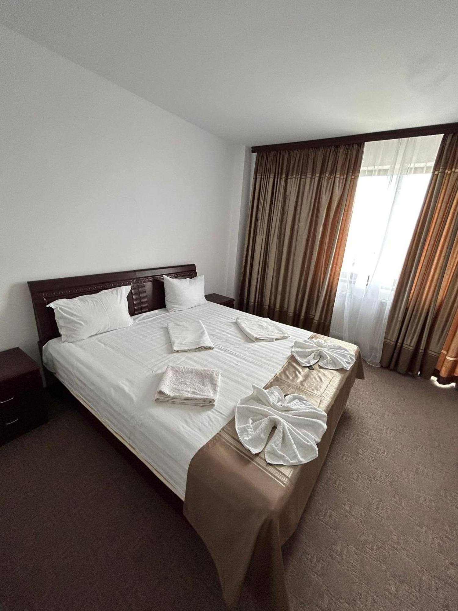 Orient Mamaia Nord Hotell Năvodari Exteriör bild
