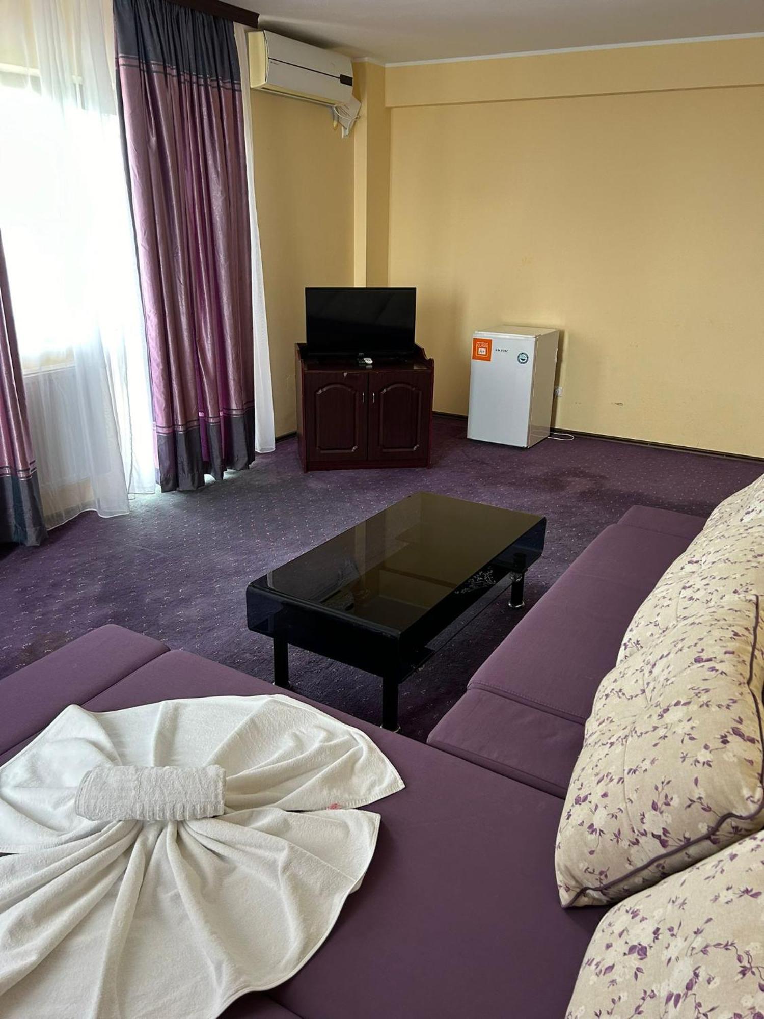 Orient Mamaia Nord Hotell Năvodari Exteriör bild