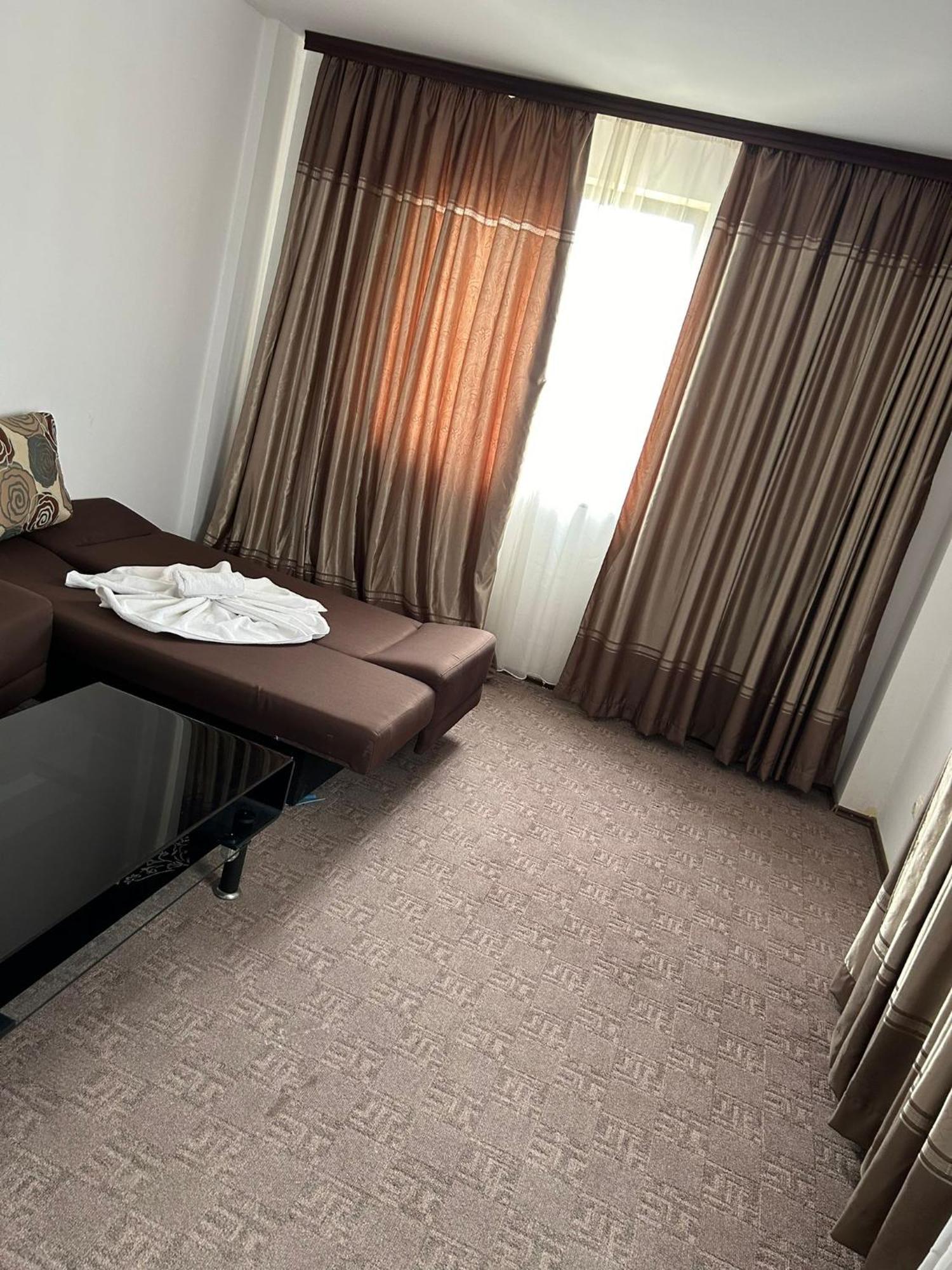 Orient Mamaia Nord Hotell Năvodari Exteriör bild