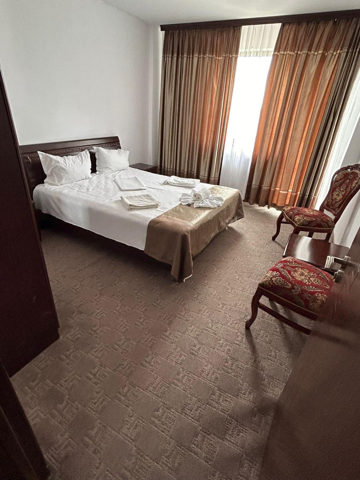 Orient Mamaia Nord Hotell Năvodari Exteriör bild