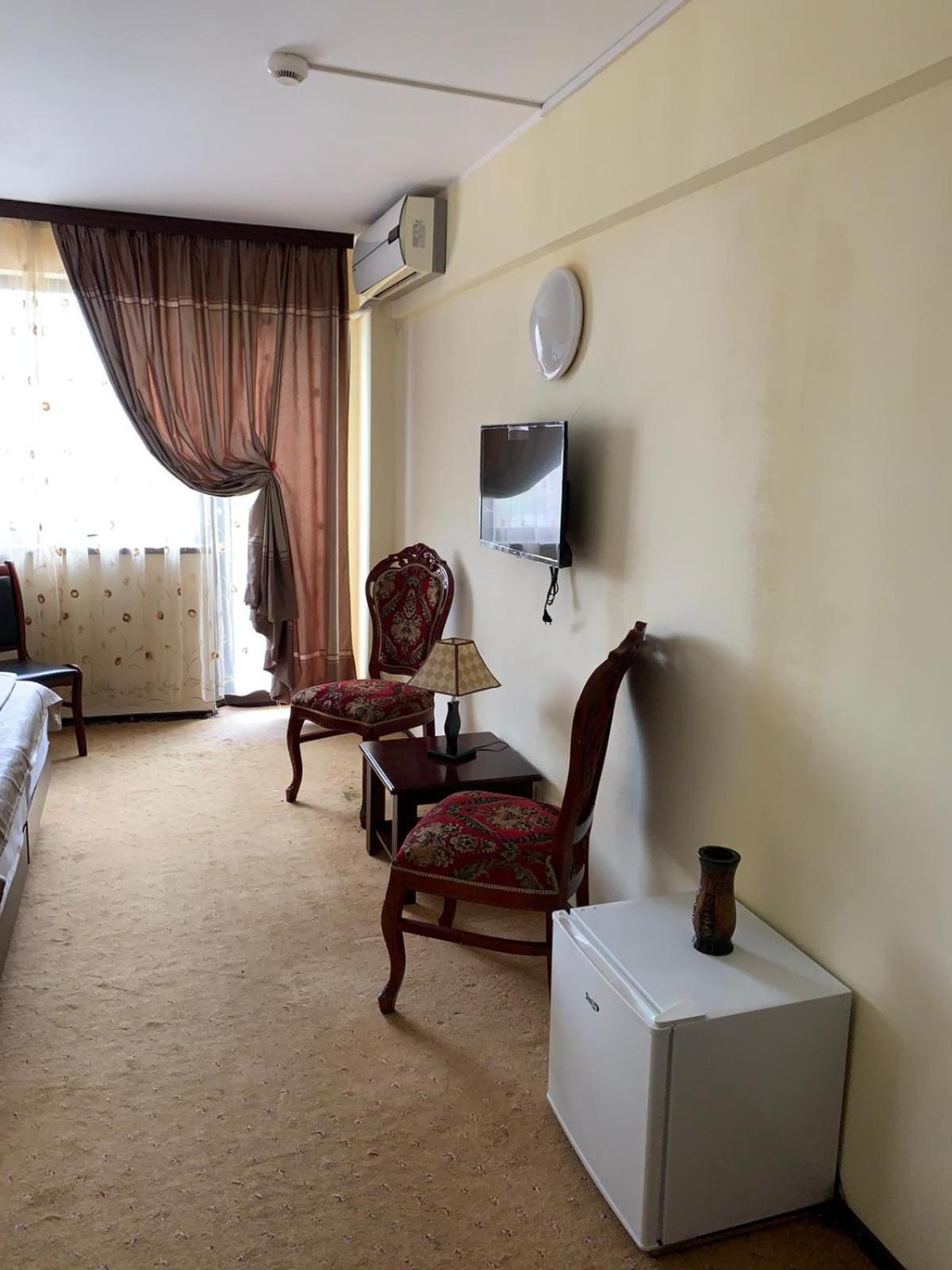 Orient Mamaia Nord Hotell Năvodari Exteriör bild
