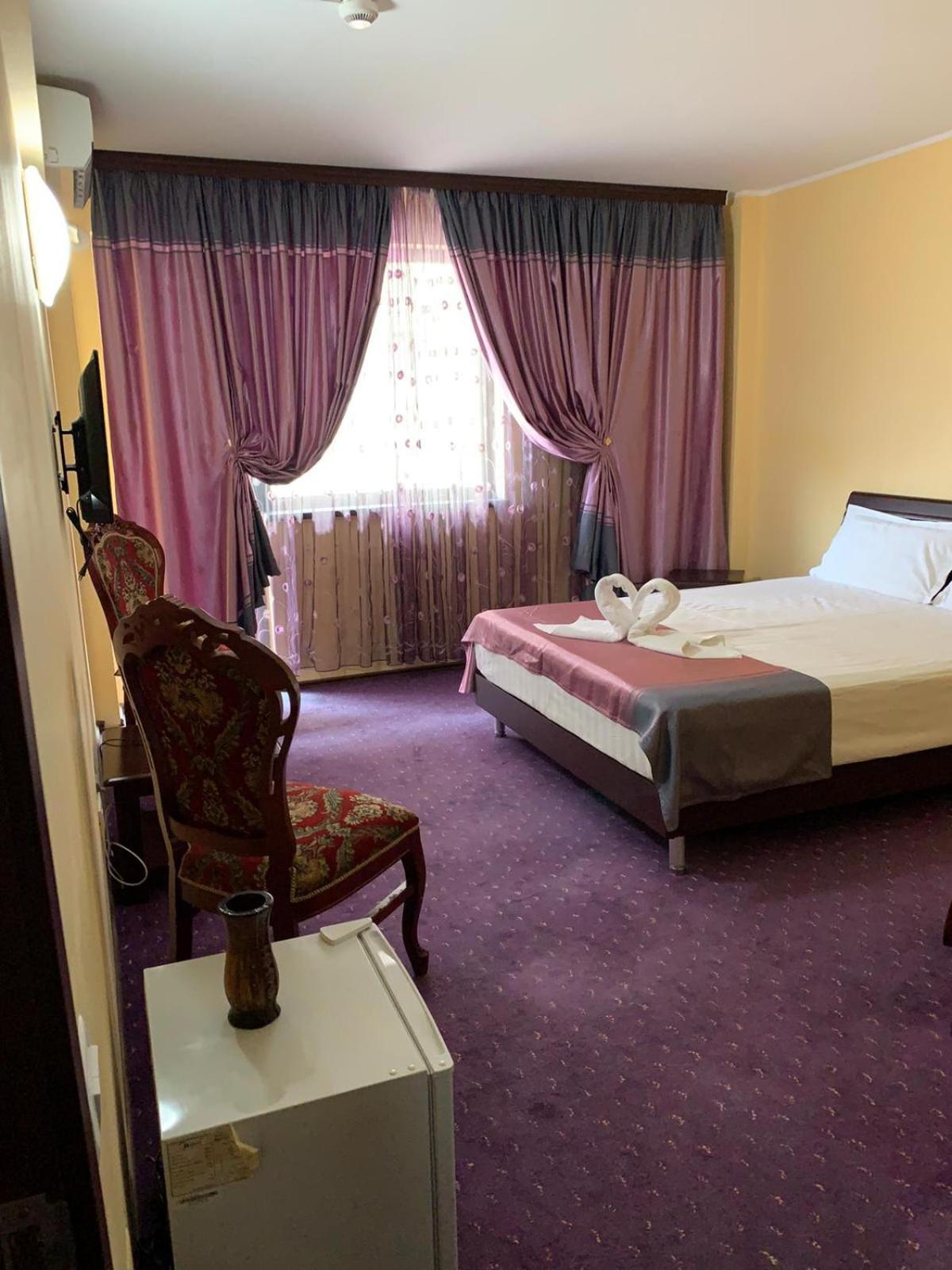 Orient Mamaia Nord Hotell Năvodari Exteriör bild